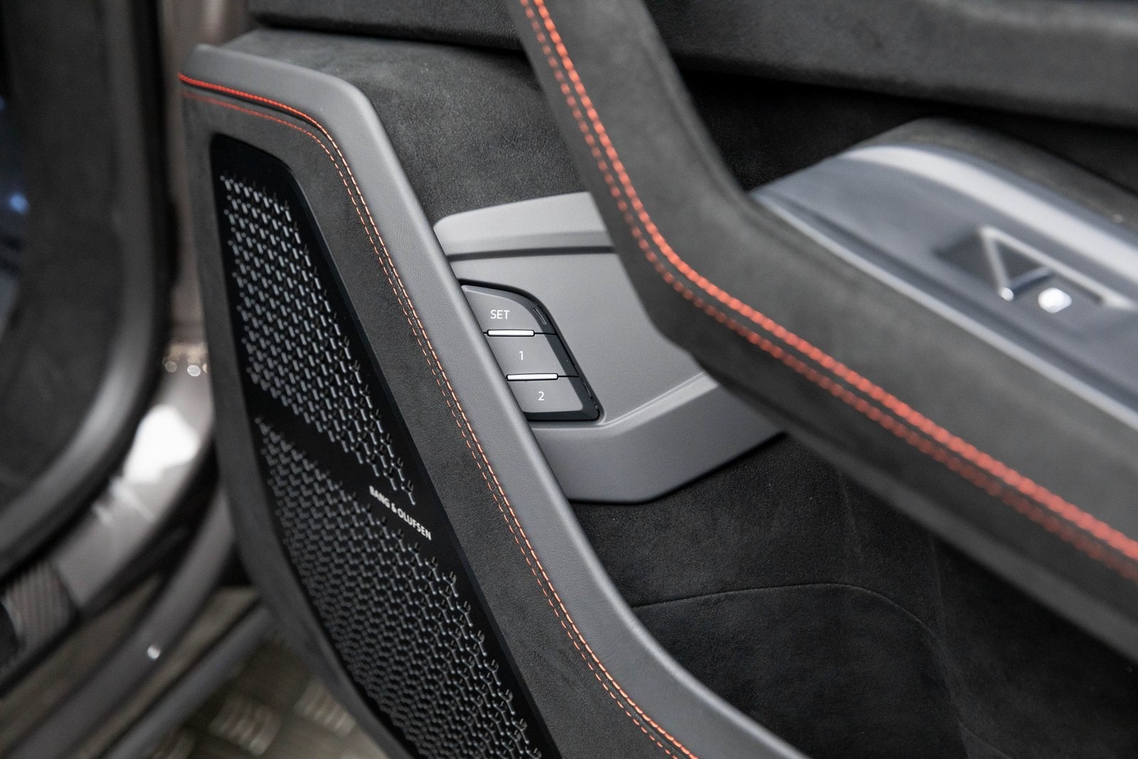 2023 Lamborghini Urus Performante