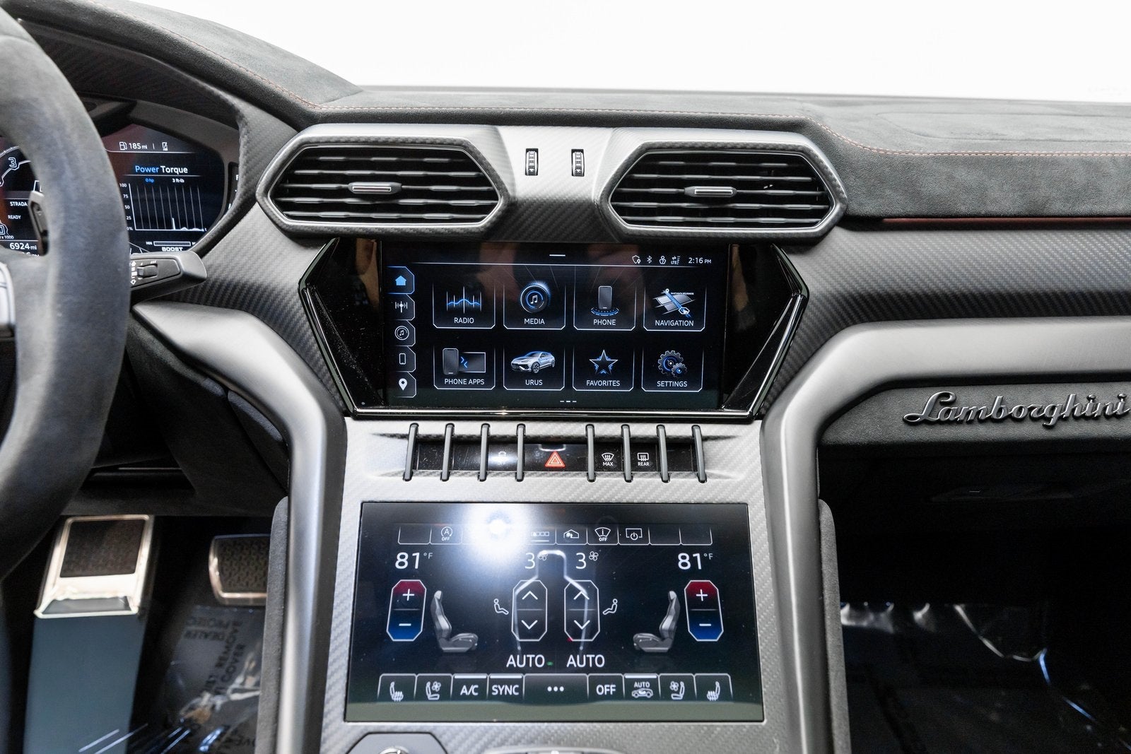 2023 Lamborghini Urus Performante