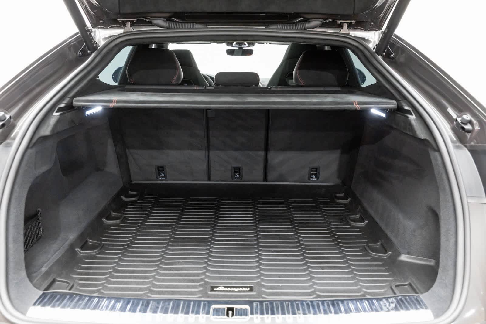 2023 Lamborghini Urus Performante