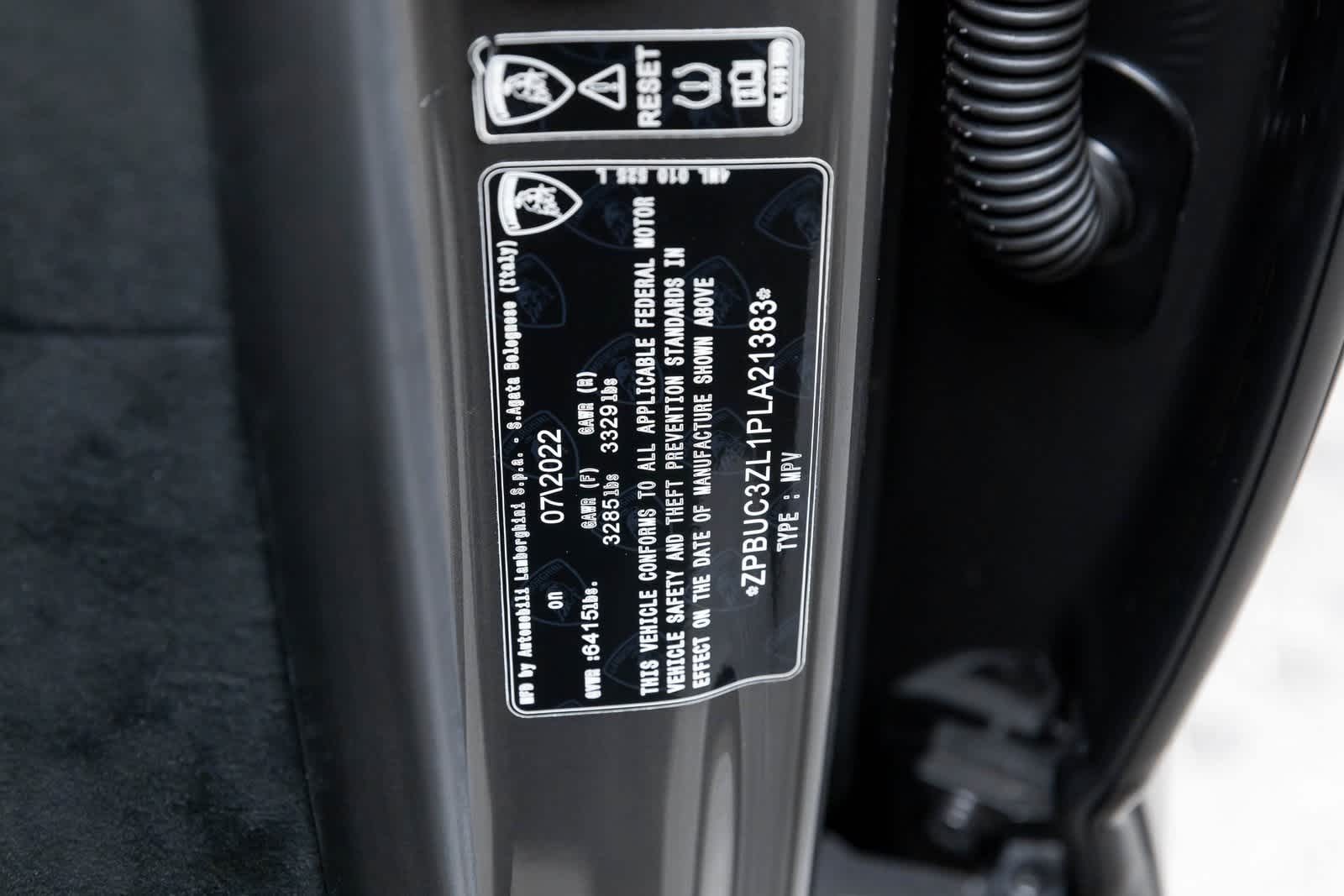 2023 Lamborghini Urus Performante