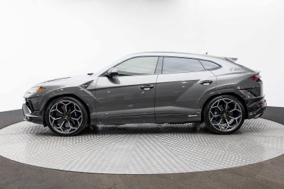2023 Lamborghini Urus Performante