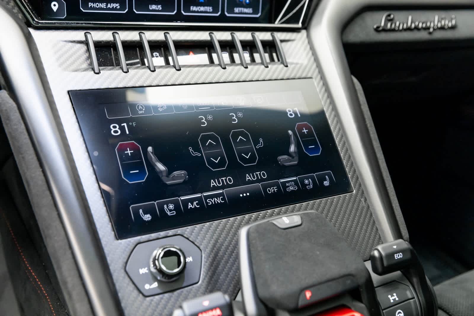 2023 Lamborghini Urus Performante