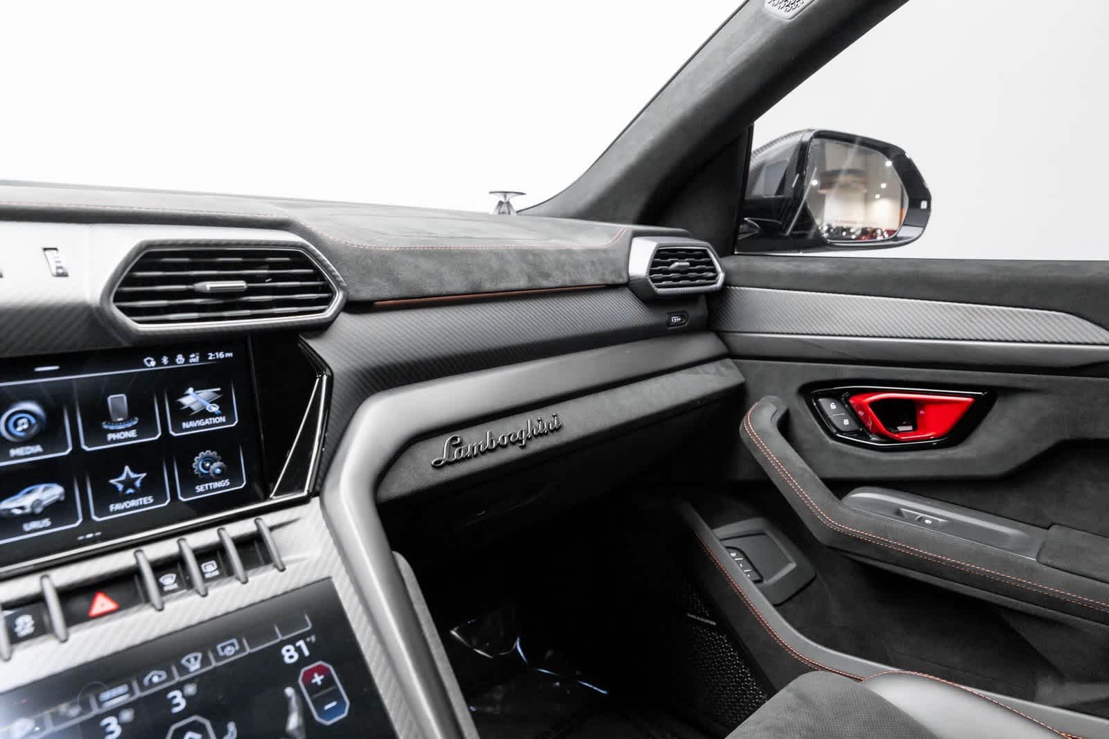 2023 Lamborghini Urus Performante