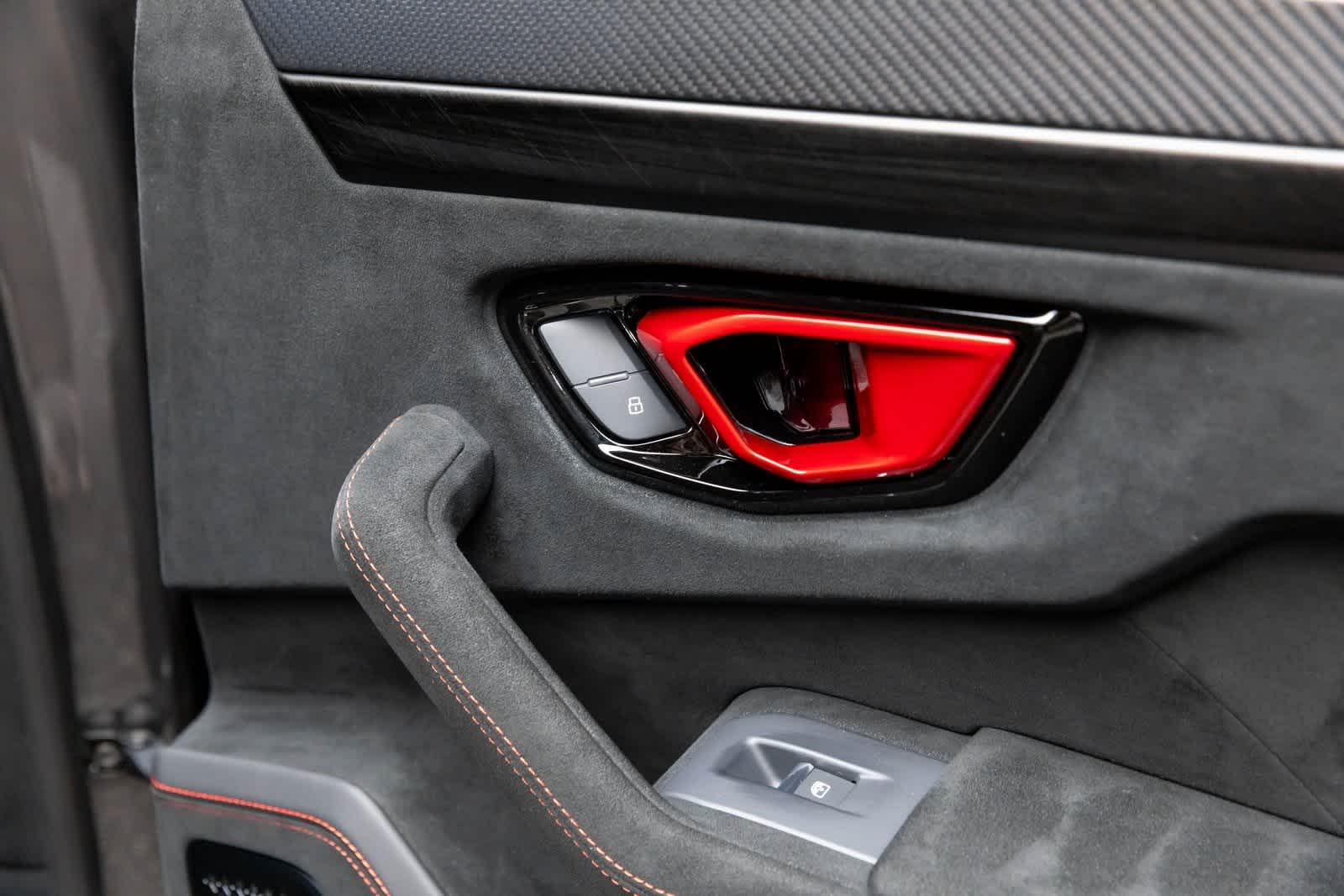 2023 Lamborghini Urus Performante