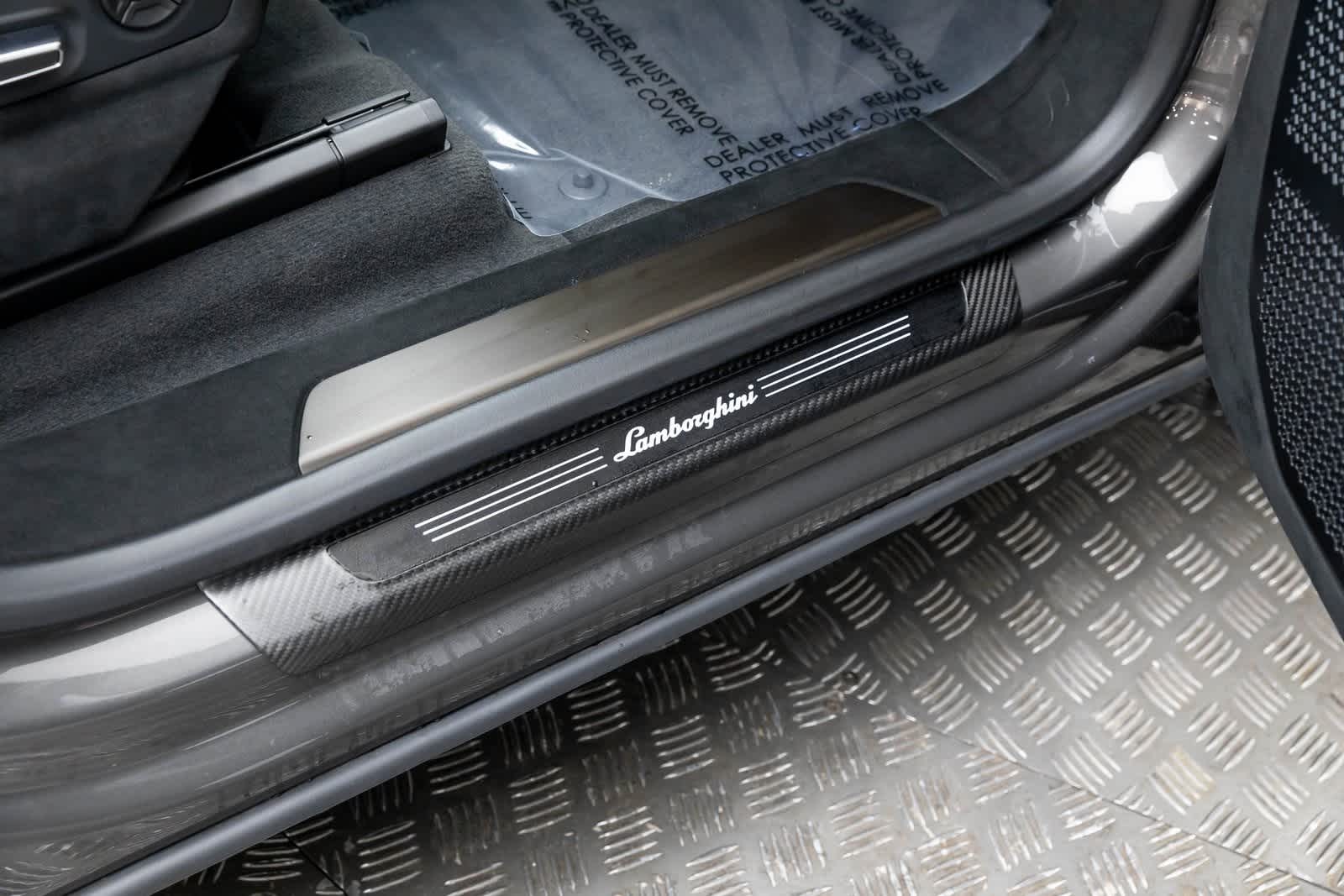 2023 Lamborghini Urus Performante