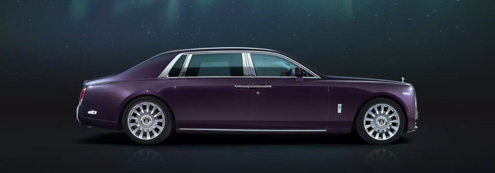 2021 Rollys'Royce Phantom iwth northern lights in background